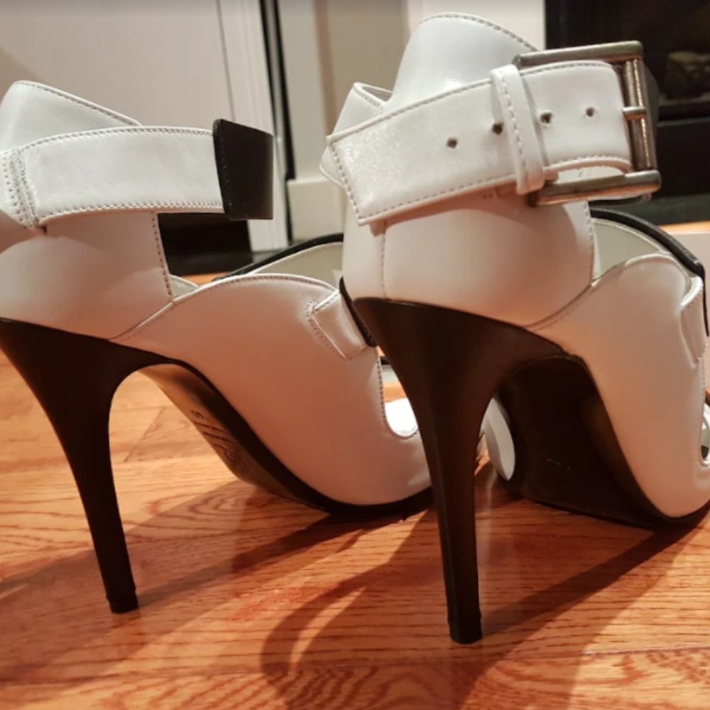 Alexander McQueen White and Black Strappy Leather Heeled Sandals - Picture 6 of 9